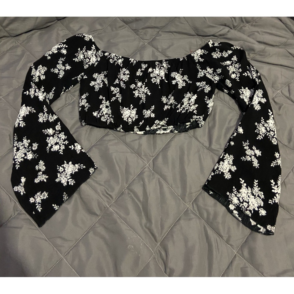 Floral long sleeve crop top